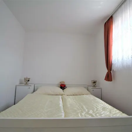 Holiday House Lili