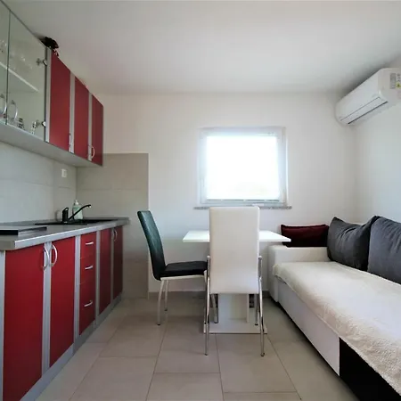 Holiday House Lili
