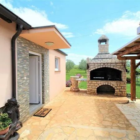 Ferienhaus Holiday House Lili *